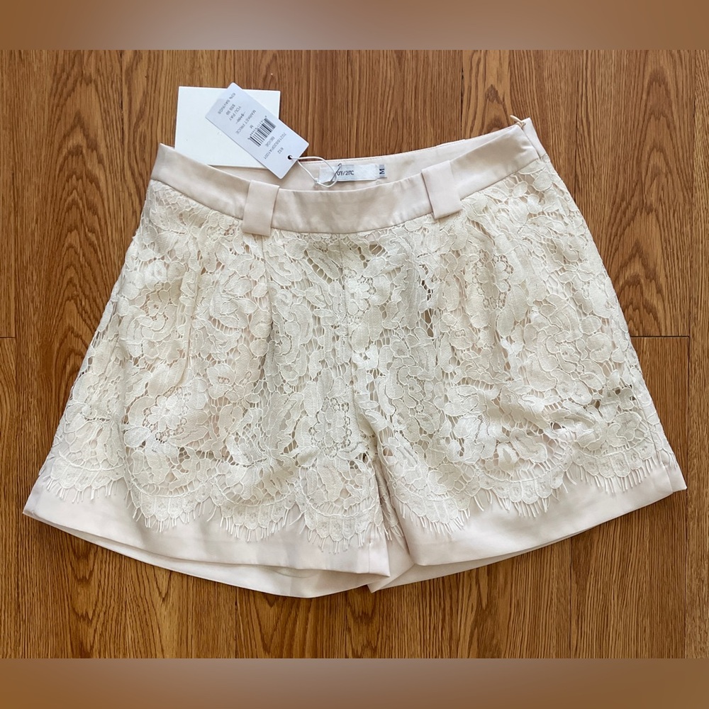 NWT 70/21 Lace Shorts Women’s Size M Beige Classic